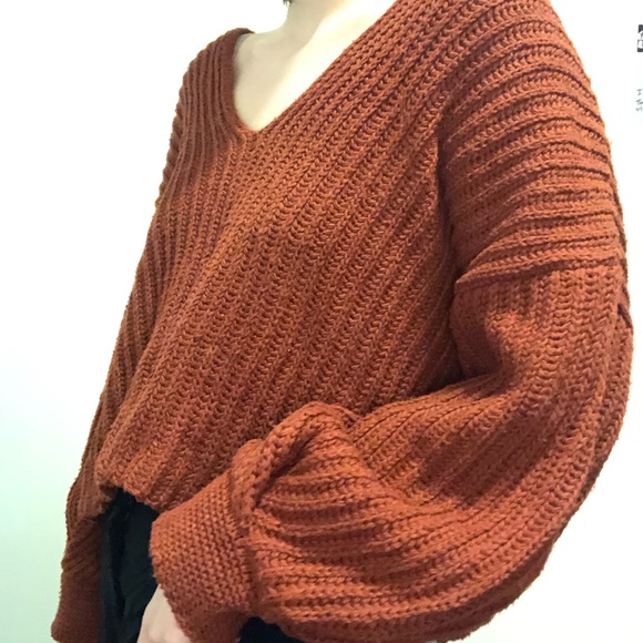 Chunky Knit Rust Coloured backless V-Neck Sweater - Picture 2 of 5